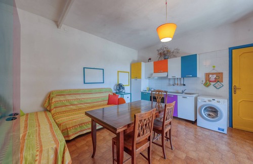 Giorgilorio House | Holiday Home 'Sprocketlandia' with Private Terrace, Shared Garden and Wi-Fi