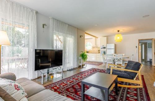 Balatonoszod House | Holiday Home Sunstreet by Interhome