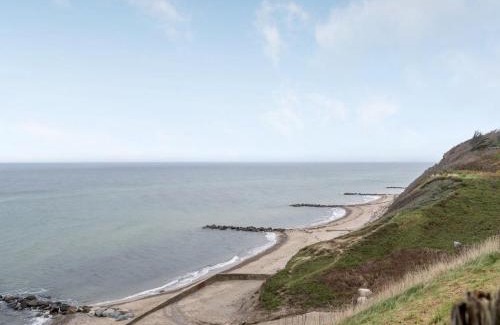 Tisvildeleje House | Holiday Home Tabetha - 25m from the sea by Interhome