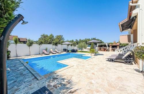 Brisevo House | Holiday Home Tina & Tino by Interhome