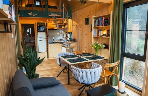 Finsternthal House | Holiday Home 'Tinyhouse C' with Mountain View, Private Terrace and Wi-Fi