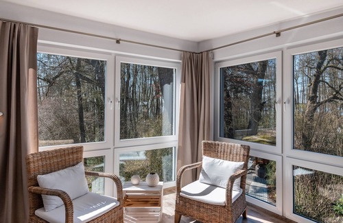 Muritz House | Holiday Home 'Traum Am See Mit Sauna' with Lake View, Private Terrace and Wi-Fi