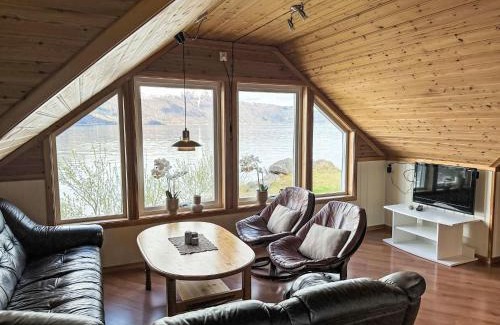 Balestrand House | Holiday Home Tussviki - FJS020 by Interhome