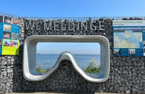 Wemeldinge House | Holiday Home Vakantiehuis Ruisweg 97 by Interhome