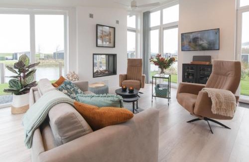 Wemeldinge House | Holiday Home Vakantiehuis Ruisweg 34 by Interhome
