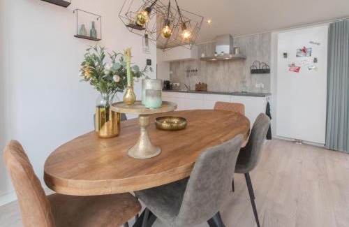 Wemeldinge House | Holiday Home Vakantiehuis Ruisweg 34 by Interhome