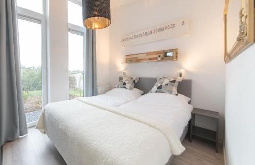 Wemeldinge House | Holiday Home Vakantiehuis Ruisweg 34 by Interhome