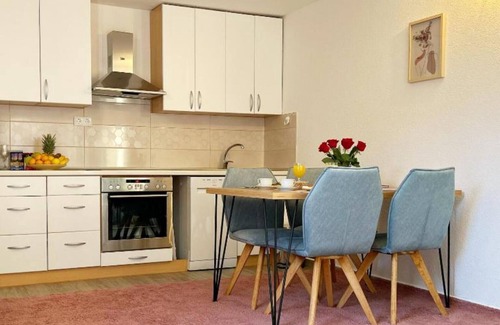 Banja Luka House | Holiday Home Vera - One Bedroom Apartment with Terrace and Garden