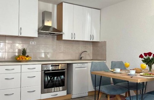 Banja Luka House | Holiday Home Vera - One Bedroom Apartment with Terrace and Garden