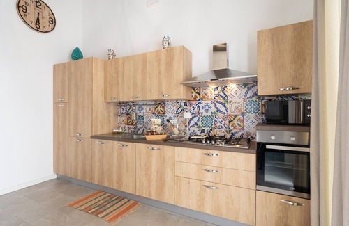 Menfi House | Holiday Home 'Villa Gioberta, Bertolino' with Shared Pool, Wi-Fi and Air Conditioning