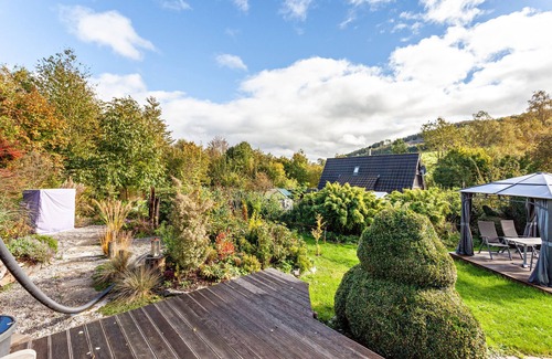 Frenkhausen House | Holiday Home 'Villa Natura' with Mountain View, Terrace, Garden & Wi-Fi