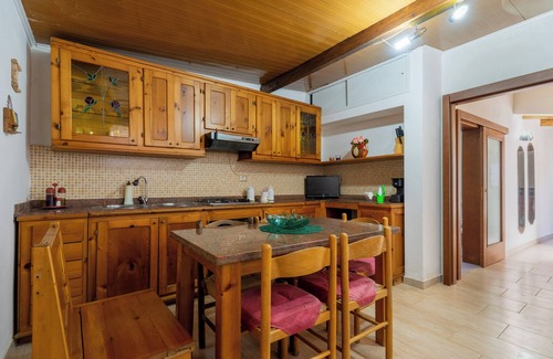 Galatone House | Holiday Home 'Villa Relax Due' with Shared Pool & Wi-Fi
