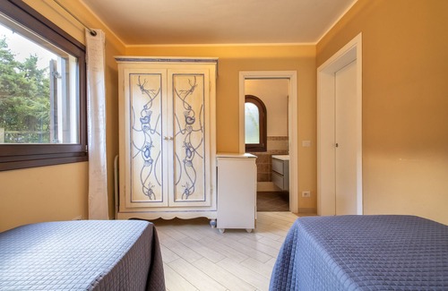 Punta De Su Turrione House | Holiday Home "Villa Rossana" with Shared Pool & Wi-Fi