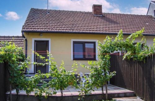 Dolni Bojanovice House | Holiday Home Vinarska by Interhome