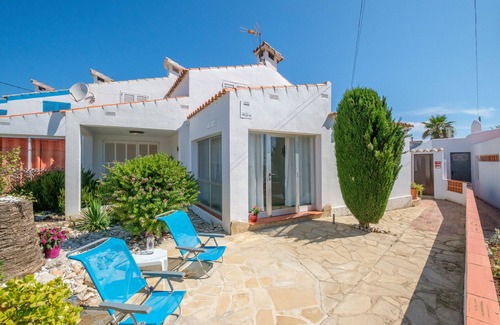 Vinaros House | Holiday home Vistamar 4 with Sea View, Garden & Wi-Fi