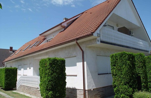 Balatonszarszo House | Holiday home with outdoor pool and air conditioning