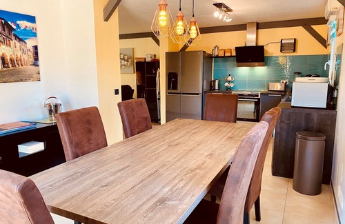 Capdrot House | Holiday Home with 3 Bedrooms, Aircon and Private Heated Pool - 40 Mins Bergerac