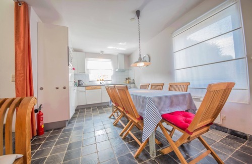Marcouray House | Holiday home with a terrace in Warisy