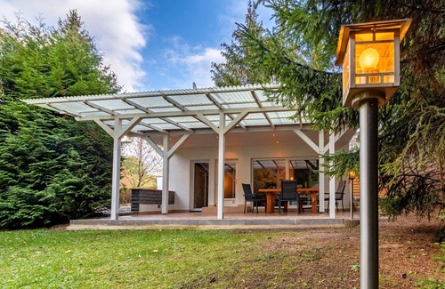 Parchim House | Holiday home with covered terrace and fireplace in Parchim