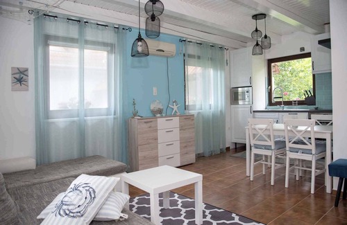 Balatonbereny House | Holiday home with pool and covered terrace