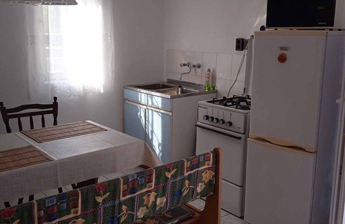 Kovagoors House | Holiday home with swing and garden shower