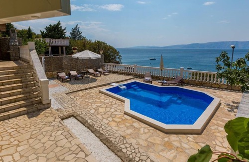 Novi Vinodolski House | Holiday house Smokvica Krmpotska for 2 - 12 persons with 6 bedrooms - Holiday home