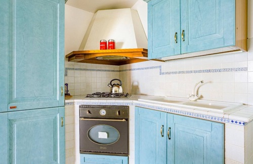 Acqualagna House | Holiday house Acqualagna for 1 - 16 persons with 6 bedrooms - Row house