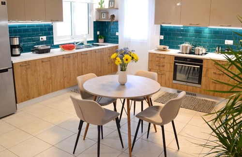 Adelianos Kampos House | Holiday house Adele for 5 - 10 persons with 5 bedrooms - Holiday home