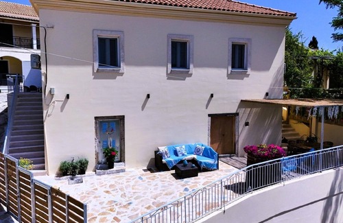 Peroulades House | Holiday house Agios Georgios for 1 - 6 persons with 3 bedrooms - Twin house