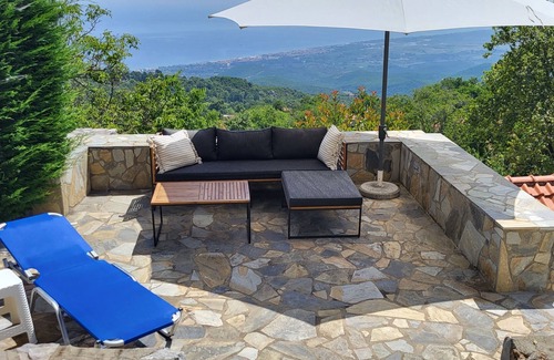 Poroi House | Holiday house beach & mountain for 2-6 people, great sea views from everywhere, pool