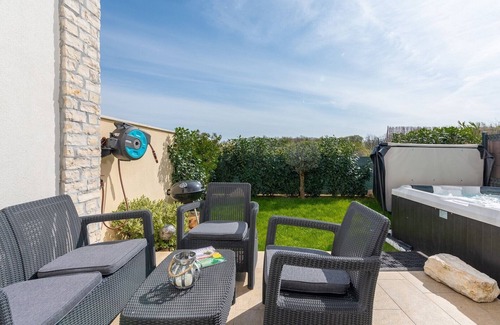 Buzinija House | Holiday House Businia