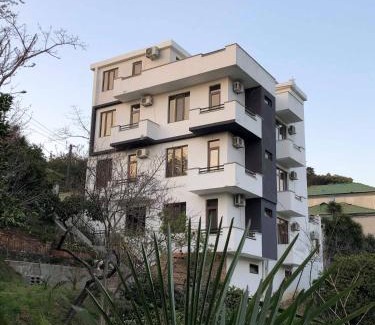 Mtsvane Kontskhi Hotel | Holiday House Green Cape Batumi