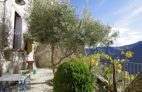 Belmonte Calabro House | Holiday House in the charming Old Town of Belmonte Calabro with sea view