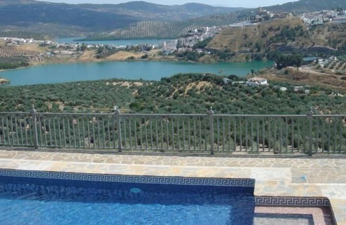 Iznajar House | Holiday house Iznajar for 2 - 8 persons with 4 bedrooms - Row house