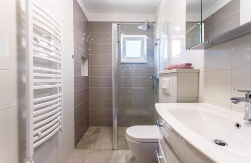 Nova Sela House | Holiday house Jurica-with heated pool: - Nova Sela, Riviera Omis, Croatia