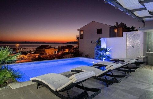 Umac House | Holiday house Makarska for 1 - 8 persons with 4 bedrooms - Holiday home