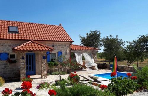 Oklaj House | Holiday house with a swimming pool Puljane, Krka - 23038