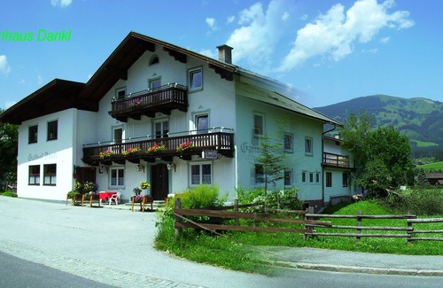 Hollersbach im Pinzgau House | Holiday house with large space ca400m² for 10-22 persons with outor area