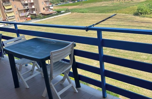 Lido di Campomarino Apartment | Holiday in Campomarino: 2 bedrooms, Wi-Fi, 1 parking space, residence near the sea