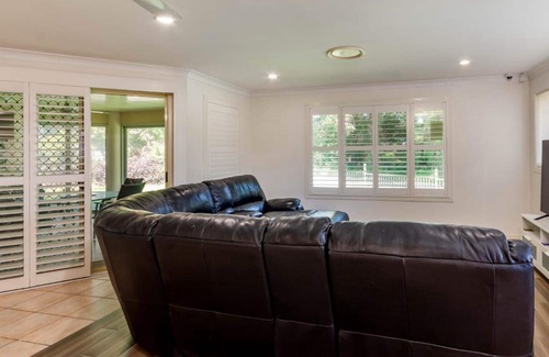 Sandstone Point House | Holiday in Style at Sandstone Point