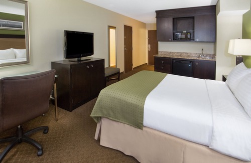 Sumner Hotel | Holiday Inn Airport - Portland by IHG