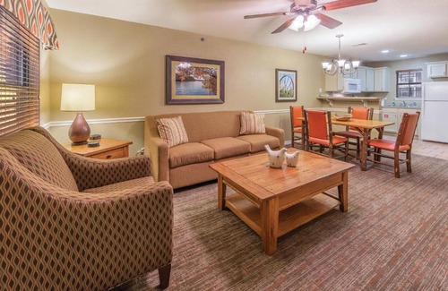 Sheridan Hotel | Holiday Inn Club Vacations Fox River Resort at Sheridan
