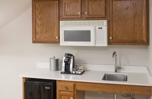 White River Junction Hotel | Holiday Inn Express Hotel & Suites White River Junction by IHG