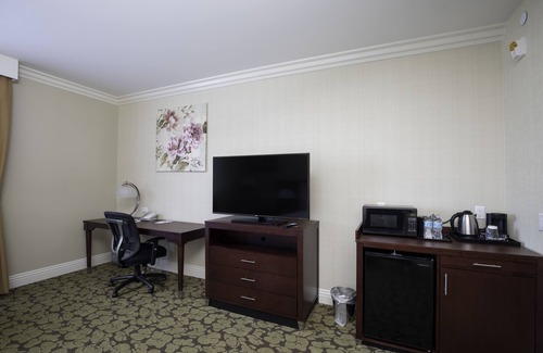 El Monte Hotel | Holiday Inn El Monte - Los Angeles by IHG