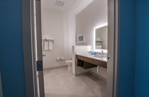 Dripping Springs Hotel | Holiday Inn Express & Suites-Dripping Springs - Austin Area by IHG