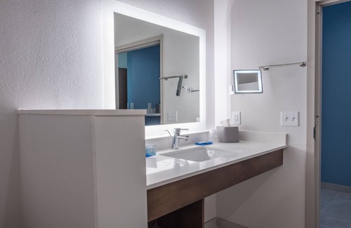 Dripping Springs Hotel | Holiday Inn Express & Suites-Dripping Springs - Austin Area by IHG