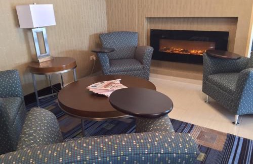 Arlington Heights Hotel | Holiday Inn Express Chicago NW - Arlington Heights by IHG