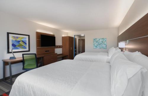 Lake Havasu City Hotel | Holiday Inn Express & Suites Lake Havasu - London Bridge by IHG