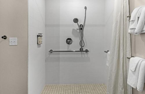 Laurel Hotel | Holiday Inn Express and Suites - Nokomis - Sarasota South