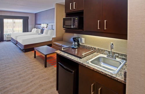 Edinburgh Hotel | Holiday Inn Express and Suites Columbus Edinburgh by IHG